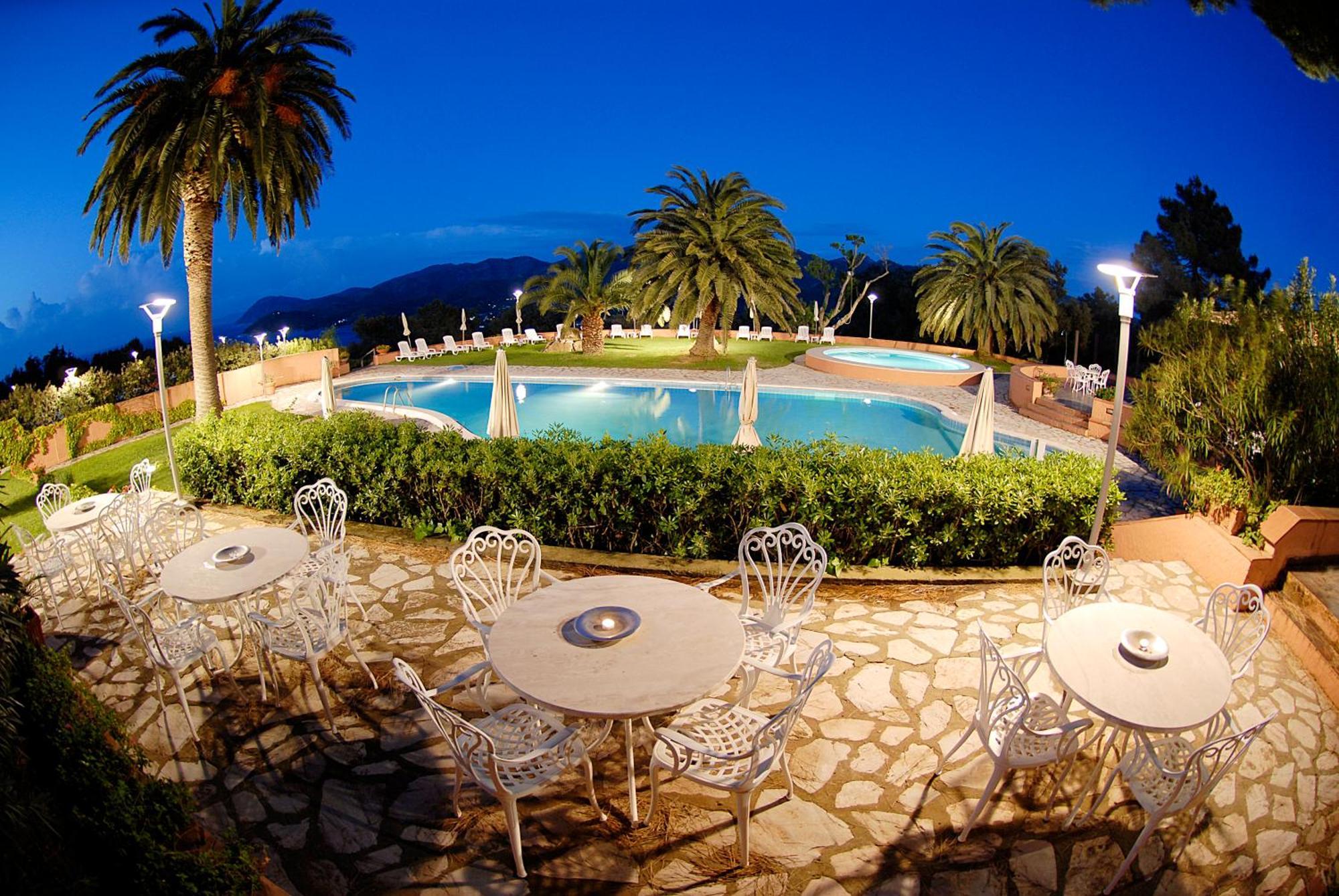 Resort Le Picchiaie Portoferraio Esterno foto