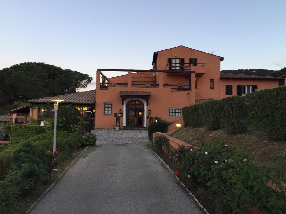 Resort Le Picchiaie Portoferraio Esterno foto